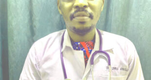 Entrepreneuriat en médecine : découvrez l’histoire inspirante du docteur Arnold Umba en RDC